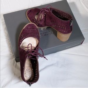 Vince Camuto Women’s Tarita Suede Lace-Up Sandal 8